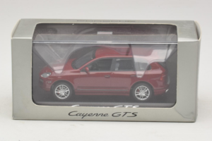Porsche Cayenne 955 GTS Rot Mit Silbernen Felgen Minichamps 1:43 WAP02000818 Druckguss — Bild 4 von 4