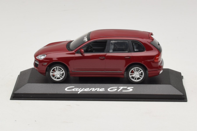 Porsche Cayenne 955 GTS Rot Mit Silbernen Felgen Minichamps 1:43 WAP02000818 Druckguss