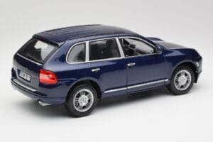 Porsche Cayenne S 9PA Dark Sea Blau Metallic Maisto 1:18 31635 Druckguss — Bild 3 von 8