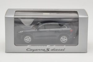 Porsche Cayenne 958 S Diesel Blue Metallic Minichamps 1:43 WAP0200080E Druckguss — Bild 4 von 4