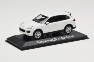 Porsche Cayenne 958 S e-Hybrid Weiß Minichamps 1:43 WAP0200040E Druckguss — Bild 2 von 4
