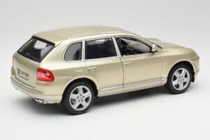 Porsche Cayenne Turbo 955 Beige Maisto 1:18 WAP02100113 Druckguss — Bild 3 von 8