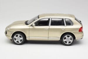 Porsche Cayenne Turbo 955 Beige Maisto 1:18 WAP02100113 Druckguss — Bild 4 von 8