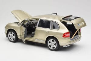 Porsche Cayenne Turbo 955 Beige Maisto 1:18 WAP02100113 Druckguss — Bild 5 von 8