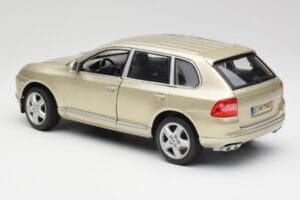 Porsche Cayenne Turbo 955 Beige Maisto 1:18 WAP02100113 Druckguss — Bild 7 von 8