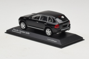 Porsche Cayenne 955 Turbo Black Metallic Minichamps 1:43 400061080 Druckguss — Bild 3 von 5