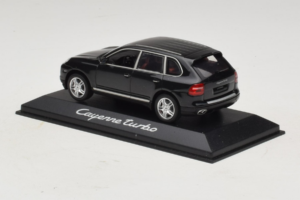 Porsche Cayenne Turbo Dark Green Metallic Minichamps 1:43 WAP02061117 Druckguss — Bild 3 von 5
