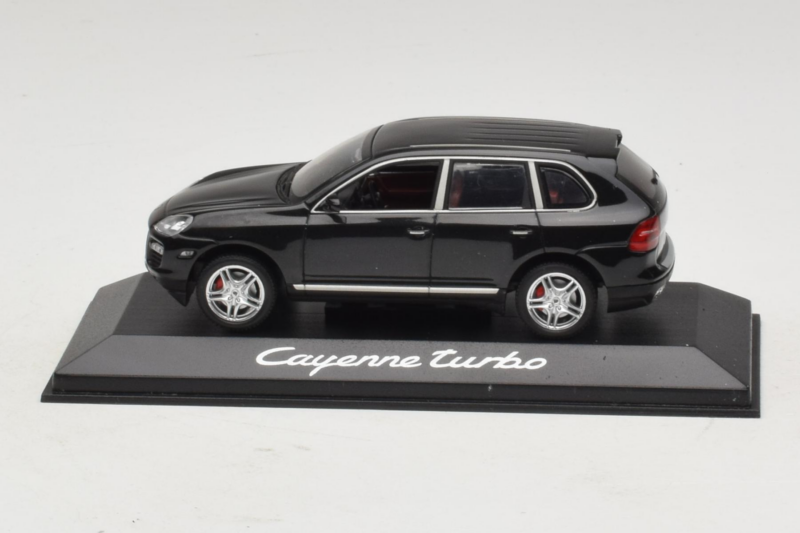 Porsche Cayenne Turbo Dark Green Metallic Minichamps 1:43 WAP02061117 Druckguss