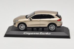Porsche Cayenne 958 Turbo Gold Minichamps 1:43 WAP0200050E Druckguss