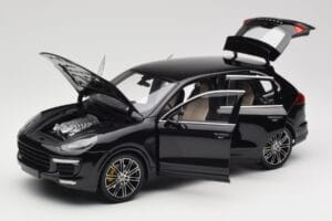 Porsche Cayenne Turbo S 958 Black Metallic Minichamps 1:18 110064000 Druckguss — Bild 2 von 8