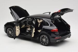Porsche Cayenne Turbo S 958 Black Metallic Minichamps 1:18 110064000 Druckguss — Bild 5 von 8