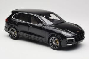 Porsche Cayenne Turbo S 958 Black Metallic Minichamps 1:18 110064000 Druckguss — Bild 6 von 8
