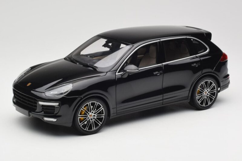 Porsche Cayenne Turbo S 958 Black Metallic Minichamps 1:18 110064000 Druckguss
