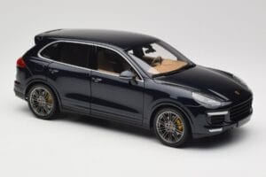Porsche Cayenne Turbo S 958 Blue Metallic Minichamps 1:18 110064001 Druckguss — Bild 6 von 8