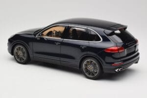 Porsche Cayenne Turbo S 958 Blue Metallic Minichamps 1:18 110064001 Druckguss — Bild 7 von 8