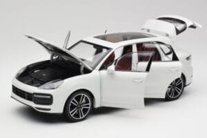 Porsche Cayenne 9YA Turbo Weiß Metallic Minichamps 1:18 155042560 Druckguss — Bild 2 von 8