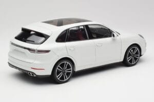 Porsche Cayenne 9YA Turbo Weiß Metallic Minichamps 1:18 155042560 Druckguss — Bild 3 von 8