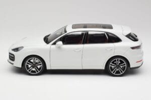 Porsche Cayenne 9YA Turbo Weiß Metallic Minichamps 1:18 155042560 Druckguss — Bild 4 von 8
