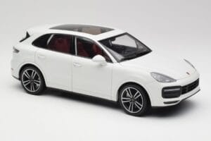 Porsche Cayenne 9YA Turbo Weiß Metallic Minichamps 1:18 155042560 Druckguss — Bild 6 von 8