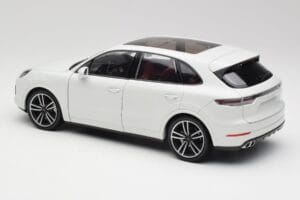 Porsche Cayenne 9YA Turbo Weiß Metallic Minichamps 1:18 155042560 Druckguss — Bild 7 von 8