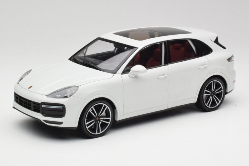 Porsche Cayenne 9YA Turbo Weiß Metallic Minichamps 1:18 155042560 Druckguss