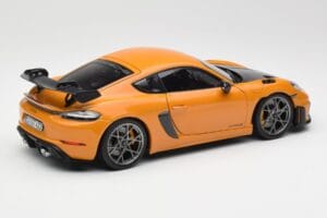 Porsche Cayman GT4 RS 982 Weissach Package Bahama Yellow Norev 1:18 187252 Druckguss — Bild 3 von 8