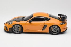 Porsche Cayman GT4 RS 982 Weissach Package Bahama Yellow Norev 1:18 187252 Druckguss — Bild 4 von 8