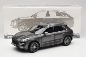 Porsche Macan Turbo 95B Grey Metallic Minichamps 1:18 110062501 Druckguss — Bild 8 von 8