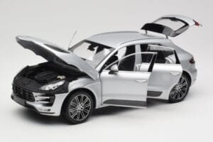 Porsche Macan Turbo 95B Silber Minichamps 1:18 110062504 Druckguss — Bild 2 von 8