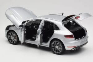 Porsche Macan Turbo 95B Silber Minichamps 1:18 110062504 Druckguss — Bild 7 von 8