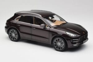 Porsche Macan 95B Turbo Mahagoni Metallic Minichamps 1:18 110062500 Druckguss — Bild 6 von 8