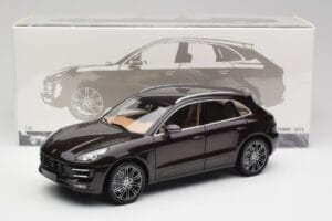 Porsche Macan 95B Turbo Mahagoni Metallic Minichamps 1:18 110062500 Druckguss — Bild 8 von 8