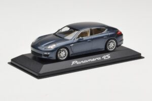 Porsche Panamera 970 4 Blau Metallic Minichamps 1:43 400068220 Druckguss — Bild 2 von 4