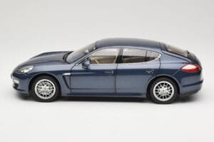 Porsche Panamera 970 S Blau Minichamps 1:18 WAP02100119 Druckguss — Bild 4 von 8