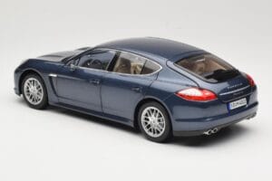 Porsche Panamera 970 S Blau Minichamps 1:18 WAP02100119 Druckguss — Bild 7 von 8