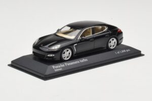 Porsche Panamera 970 Turbo Schwarz Metallic Minichamps 1:43 400068271 Druckguss — Bild 2 von 4