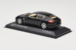 Porsche Panamera 970 Turbo Schwarz Metallic Minichamps 1:43 400068271 Druckguss — Bild 3 von 4