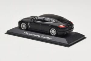 Porsche Panamera 970 Turbo Matt Black Minichamps 1:43 WAP0200270C Druckguss — Bild 3 von 4