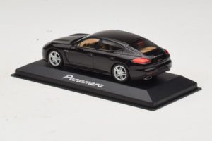 Porsche Panamera 970 Black Metallic Minichamps 1:43 WAP0203900E Druckguss — Bild 3 von 5