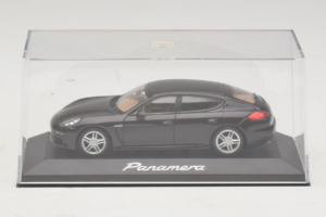 Porsche Panamera 970 Black Metallic Minichamps 1:43 WAP0203900E Druckguss — Bild 4 von 5