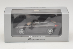 Porsche Panamera 970 Black Metallic Minichamps 1:43 WAP0203900E Druckguss — Bild 5 von 5