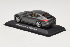 Porsche Panamera 970 Diesel Grey Metallic Minichamps 1:43 WAP0202300E Druckguss — Bild 3 von 4