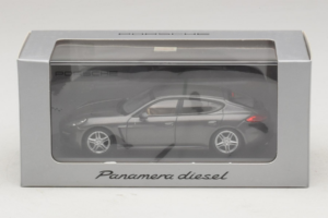 Porsche Panamera 970 Diesel Grey Metallic Minichamps 1:43 WAP0202300E Druckguss — Bild 4 von 4