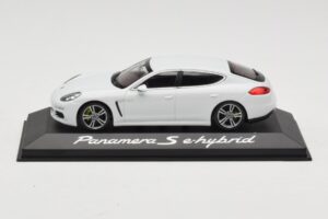 Porsche Panamera 970 S e-Hybrid Weiß Minichamps 1:43 WAP0207200E Druckguss