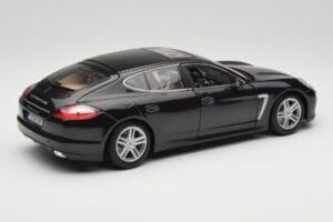 Porsche Panamera Turbo 970 Schwarz Maisto 1:18 36197 Druckguss — Bild 3 von 8