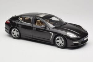 Porsche Panamera Turbo 970 Schwarz Maisto 1:18 36197 Druckguss — Bild 6 von 8