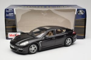 Porsche Panamera Turbo 970 Schwarz Maisto 1:18 36197 Druckguss — Bild 8 von 8
