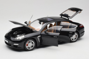 Porsche Panamera 970 Turbo Basalt Black Norev 1:18 WAP02100319 Druckguss — Bild 2 von 8