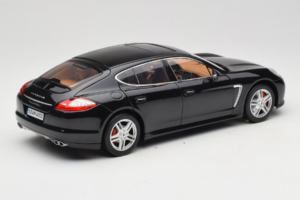 Porsche Panamera 970 Turbo Basalt Black Norev 1:18 WAP02100319 Druckguss — Bild 3 von 8