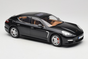 Porsche Panamera 970 Turbo Basalt Black Norev 1:18 WAP02100319 Druckguss — Bild 6 von 8